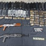 Aseguran dos fusiles y un vehículo en Lázaro Cárdenas