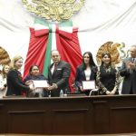 Congreso del Estado entrega condecoración Mujer Michoacana a Juana Bravo y Adriana Contreras