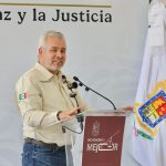 Inauguran Bedolla y Mario Delgado reconversión de telesecundaria a bachillerato, en Uruapan