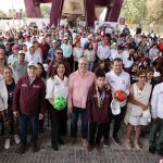 Arranca Bedolla en Uruapan entrega de material deportivo para más de 234 mil estudiantes