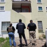Rescata FGE a perro dóberman durante cateo por posible maltrato animal en #Morelia