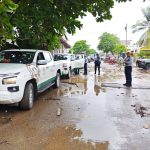 PC estatal brinda atención a familias afectadas por fuerte oleaje en Playa Azul: Raúl Zepeda
